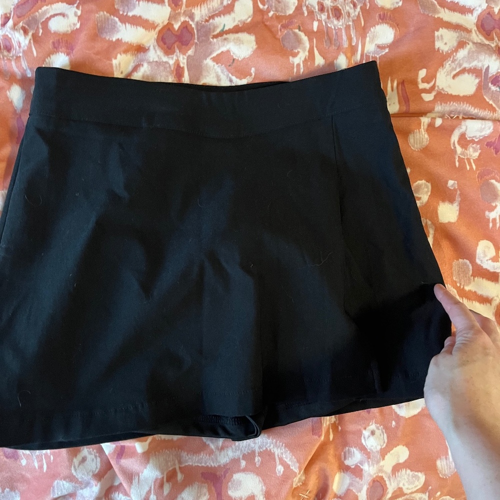 Black skort